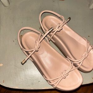 Women's AREZZO Sz  8 knot Sandals Camila